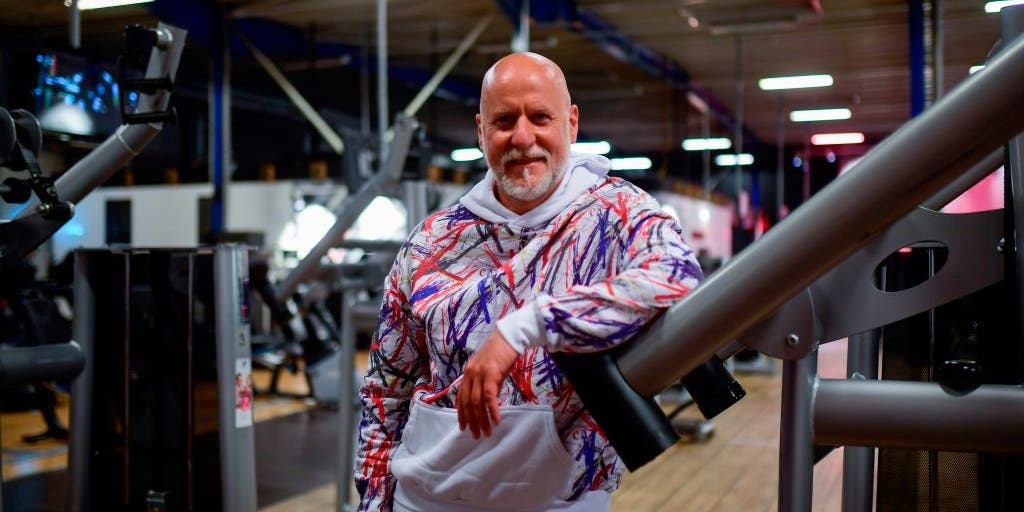 Gold's Gym parent company gives update on CEO, family's plane crash off Costa Rican coast - Vimarsana News