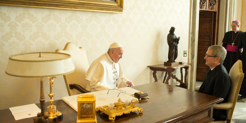 Pope Francis, Apple CEO Tim Cook meet in private Vatican sit-down - Vimarsana News