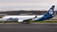 Alaska Airlines passenger makes bomb threat to divert plane, claims cartel members waiting for him: FBI