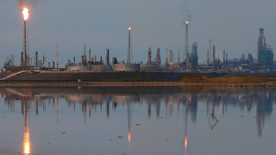 Amauy refinery complex