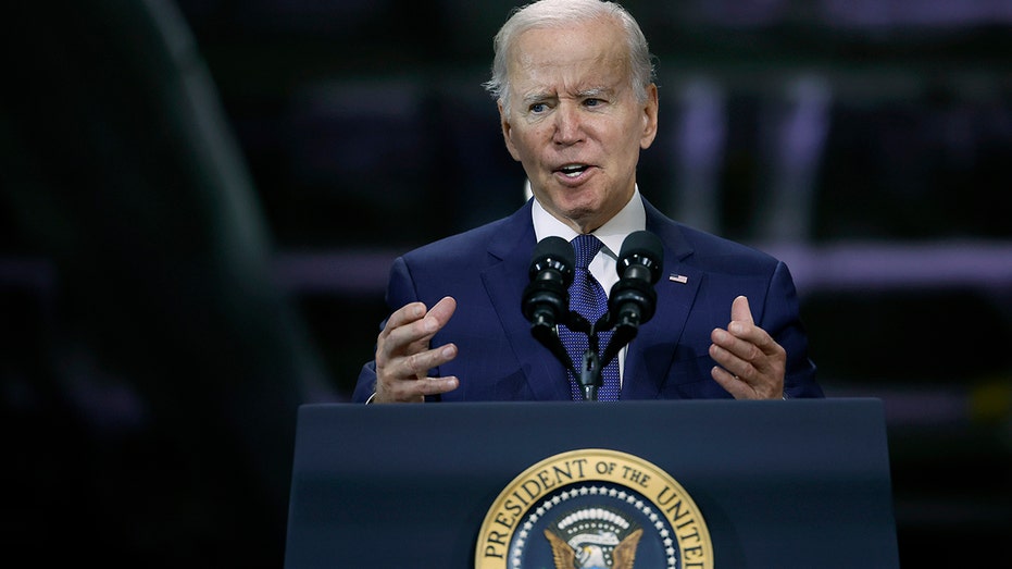 Ảnh của Joe Biden trên nền tảng