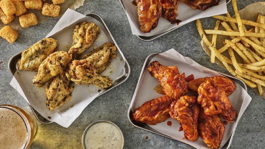 Trays filled with Smashburger chicken wings