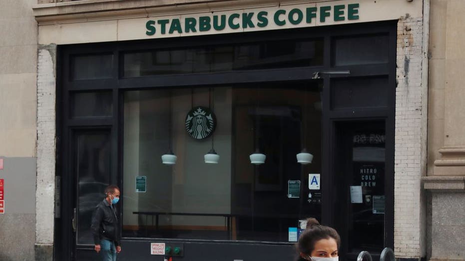 Starbucks closed in Manhattan due to COVID regulations in 2020