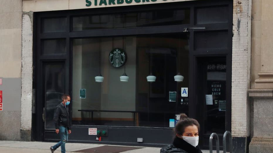 Starbucks closed in Manhattan due to COVID regulations in 2020