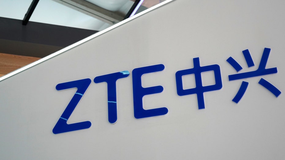 ZTE logo