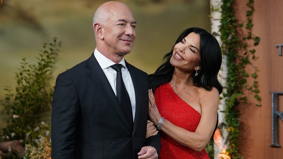 jeff bezos lauren sanchez