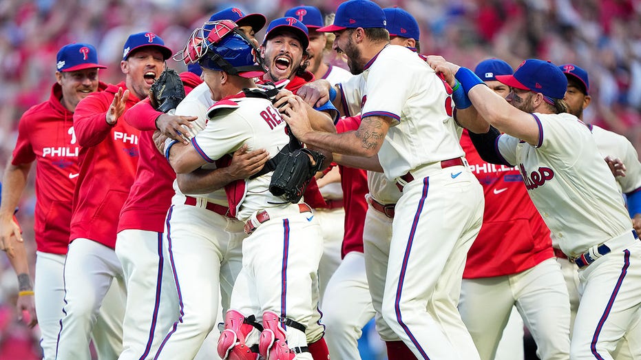 Phillies celebrate NLDS win