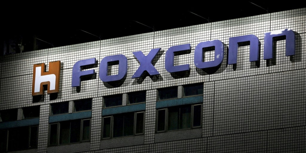 World's largest iPhone factory back to 90% capacity in China: Report - Vimarsana News