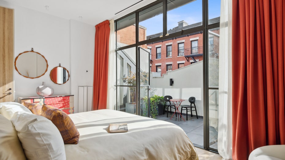 Second floor suite