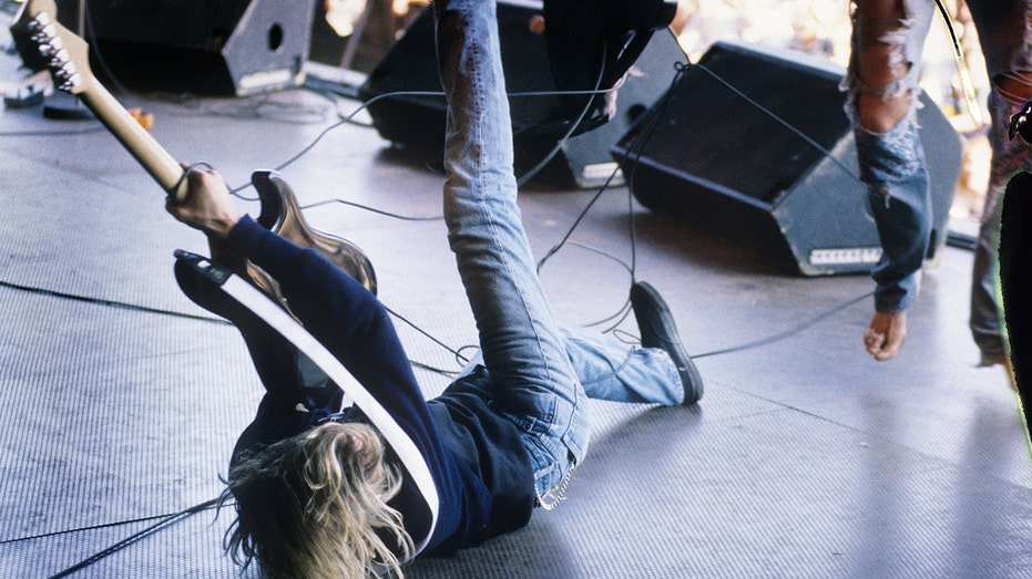 Kurt Cobain performing in Belgium