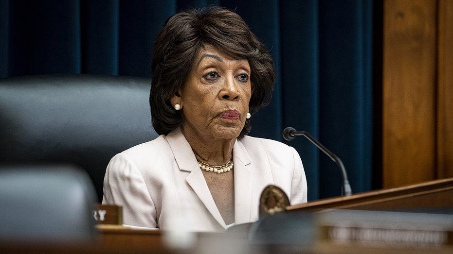 Maxine Waters en la audiencia del Congreso