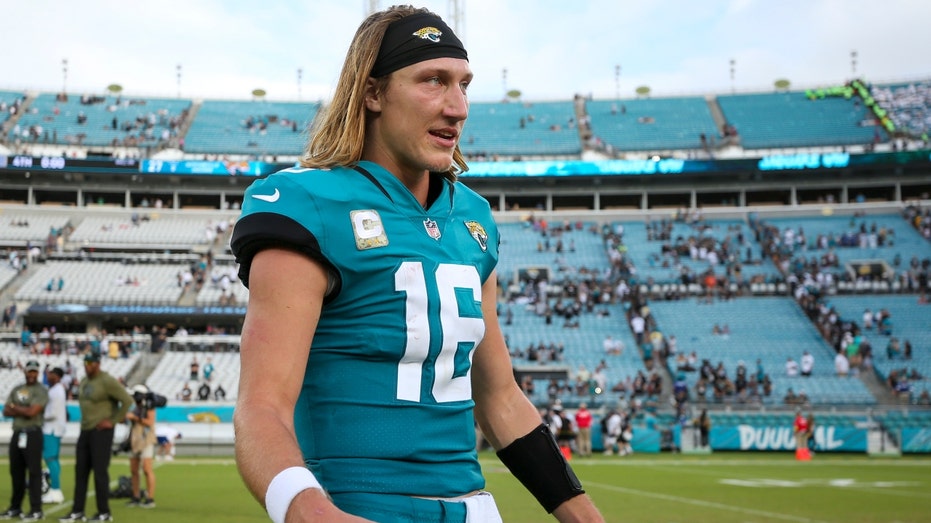 Jaguars QB Trevor Lawrence to Settle FTX Endorsement Fraud Suit - Bloomberg