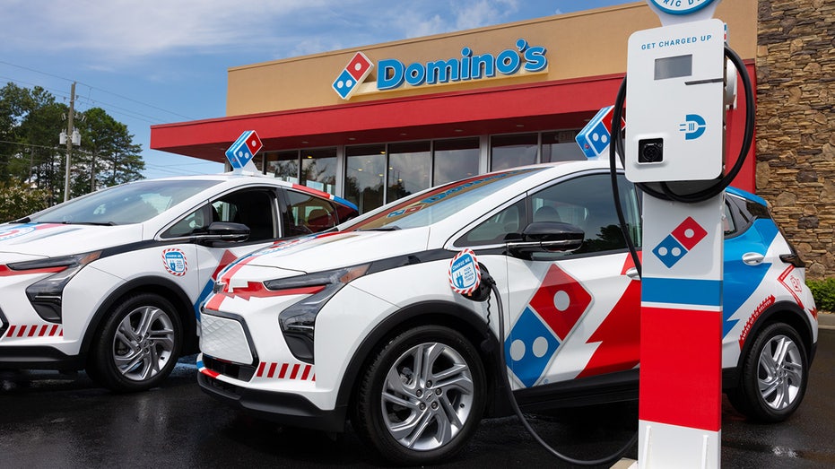 Domino's DXP charging