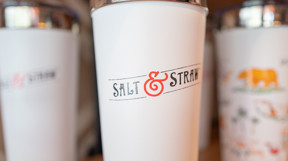 Salt and Straw logo