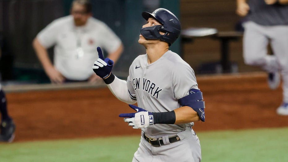 Aaron Judge celebrates 62nd home run