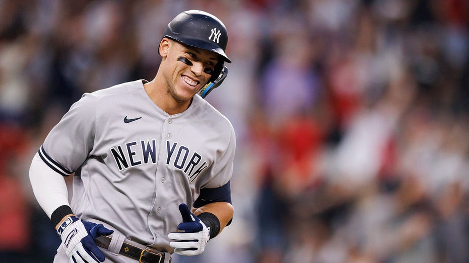 Yankees Videos on X: AARON JUDGE HAS DONE IT! 62!   / X