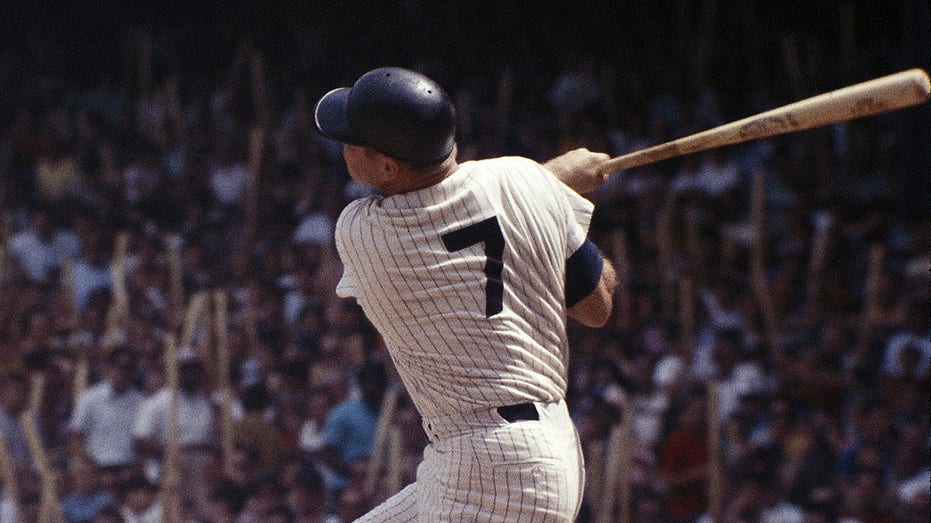 Mickey Mantle swinging