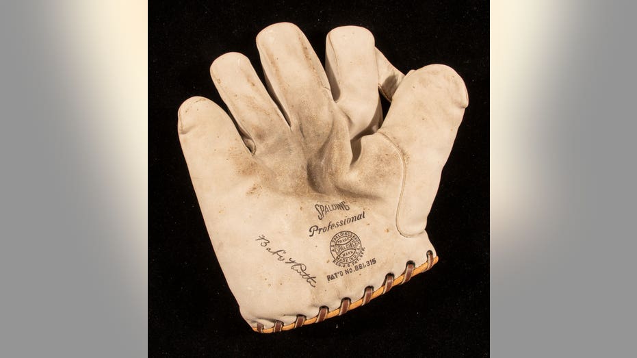 Babe Ruth glove