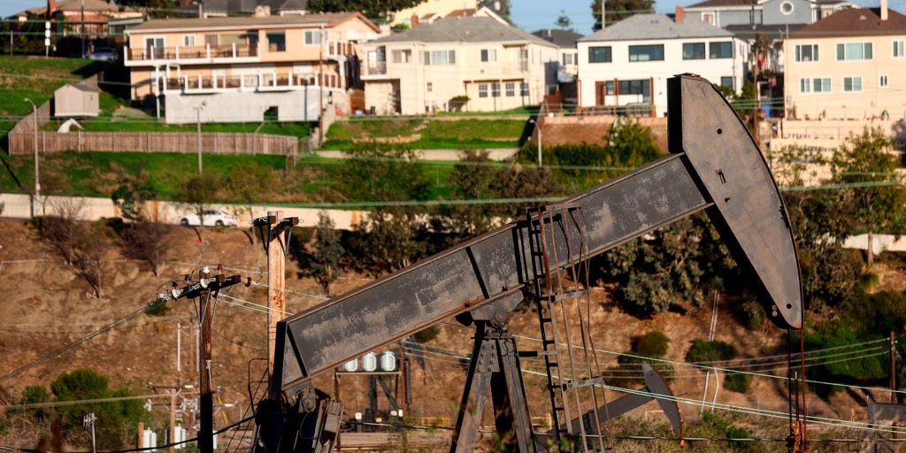 LA City Council votes to phase out oil drilling, ban new wells with gas prices far above national average - Vimarsana News