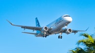 Alaska Airlines passenger threatens to kill flight attendant, is restrained with zip ties: prosecutors