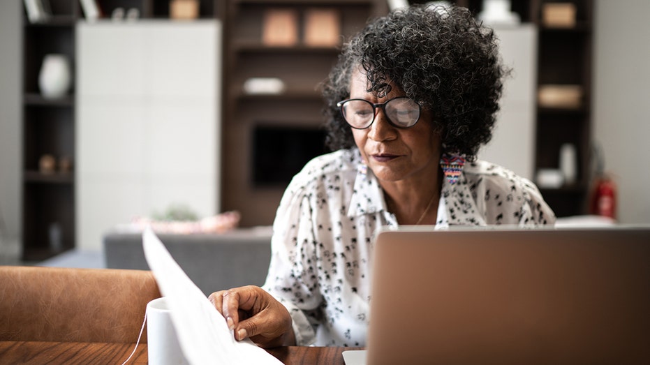 senior woman at laptop