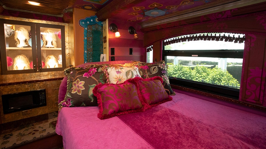 Dolly Parton’s tour bus bed