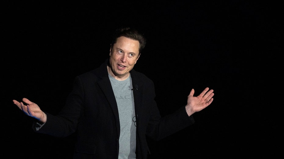 Elon Musk en rueda de prensa