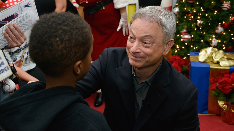 Gary Sinise with Gold Star families