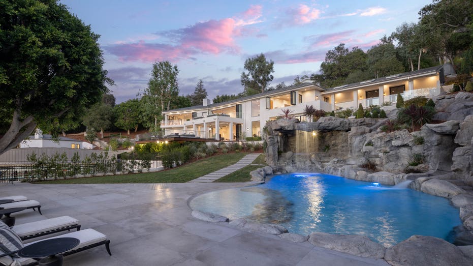 Mark Wahlberg's former swimming pool