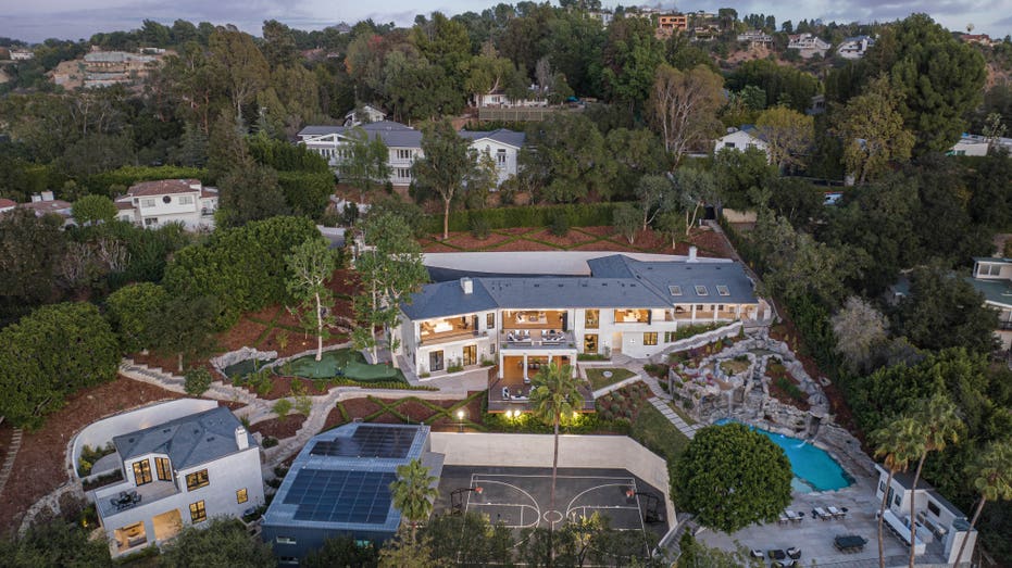 Mark Wahlberg's former Beverly Hills estate