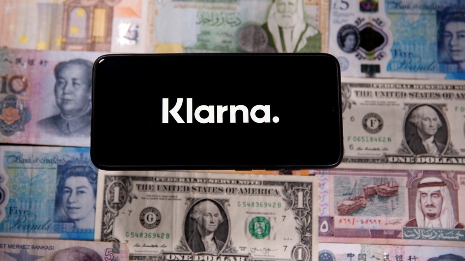 Klarna logo banknotes currency money Europe