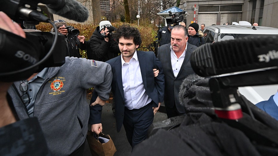 Bankman-Fried leaves the New York court hearing