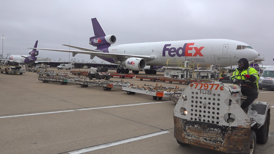 Memphis FedEx Express Hub Shipping Out Hundreds Of Millions Of Packages ...