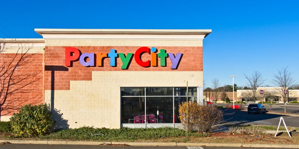 Party City files for bankruptcy as inflation dampens sales - Vimarsana News