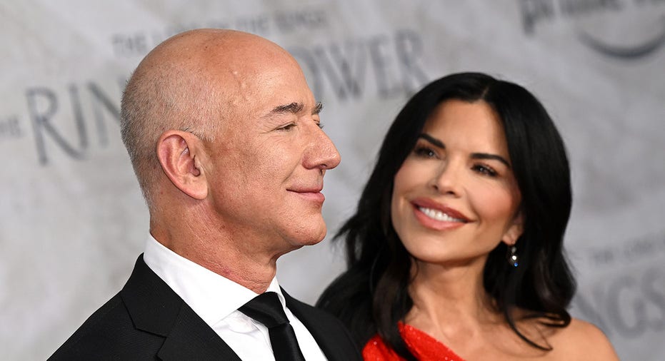 Jeff Bezos and Lauren Sanchez