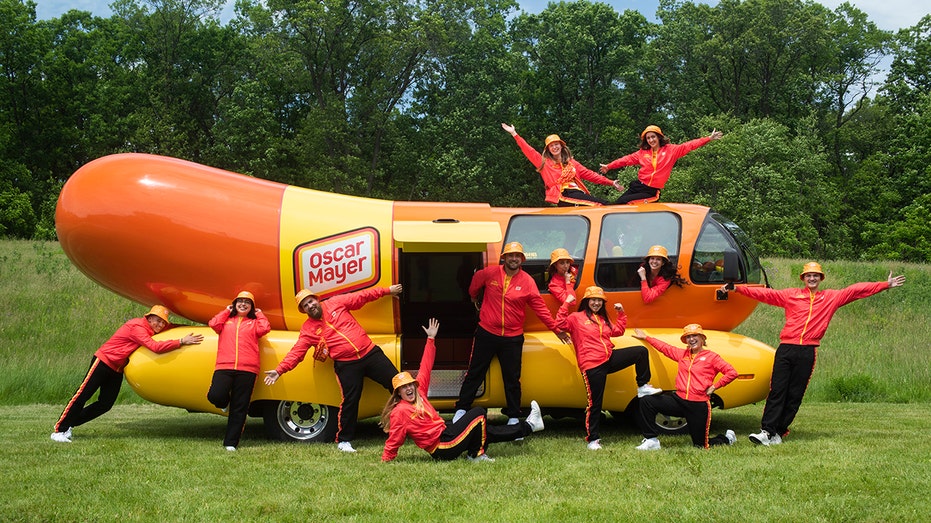 oscar mayer wienermobile