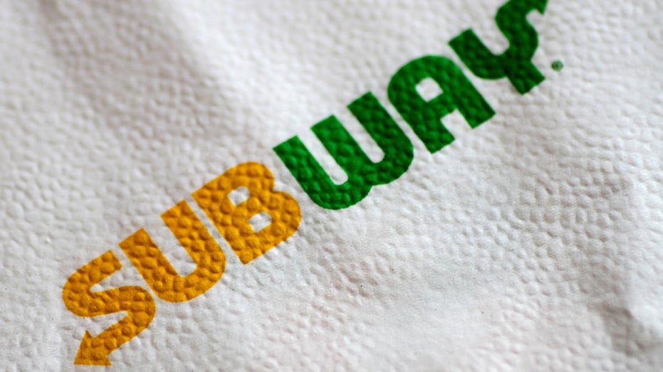 Logo restoran Subway di serbet