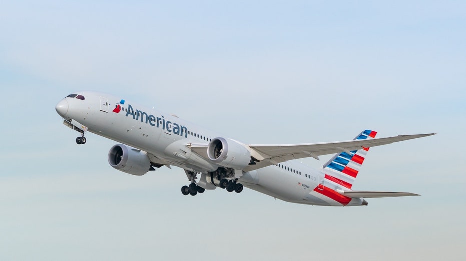 American Airlines to temporarily suspend route due to Boeing dreamliner  delays