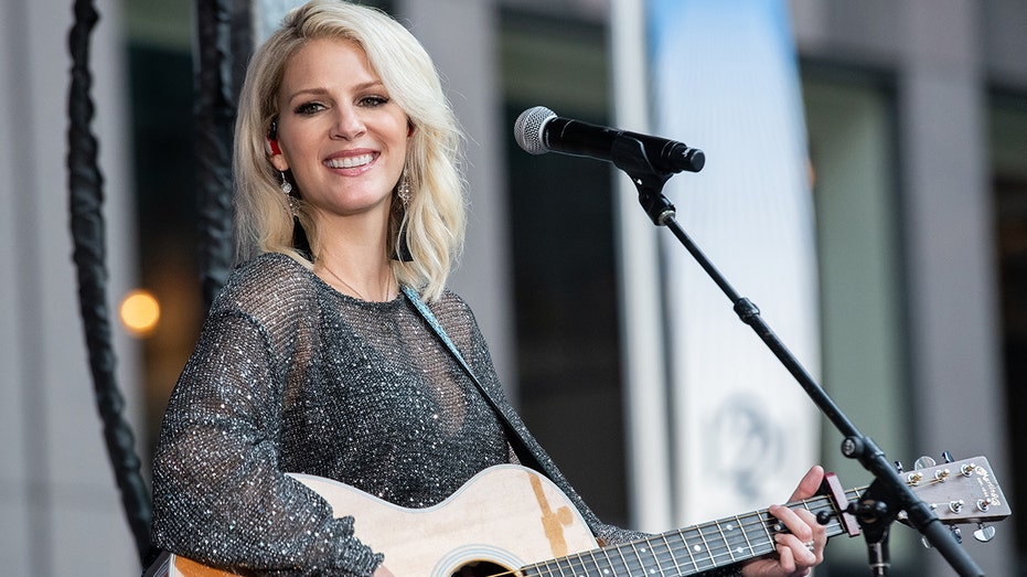 Jennifer Wayne performing on FOX & Friends