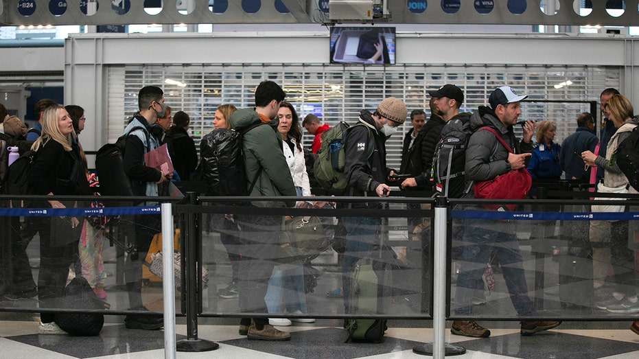 O'Hare passengers during ground stop