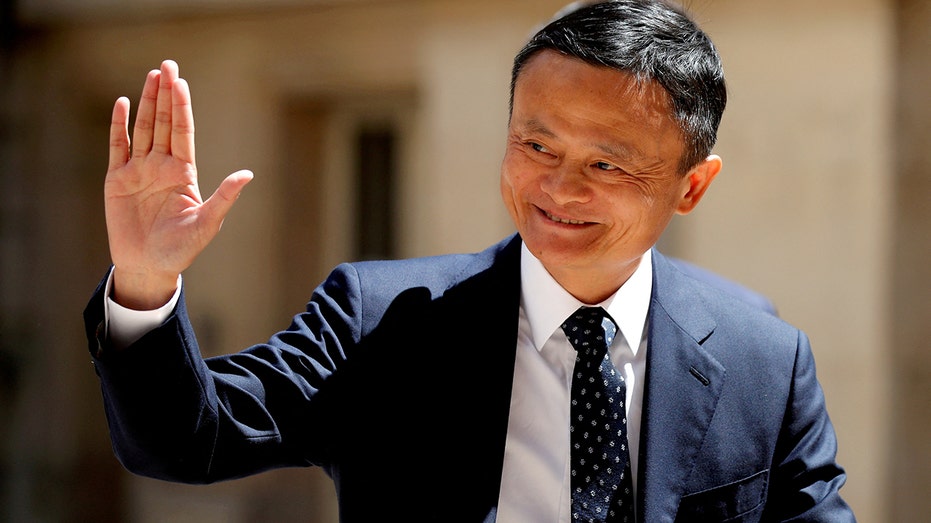 Jack Ma waving