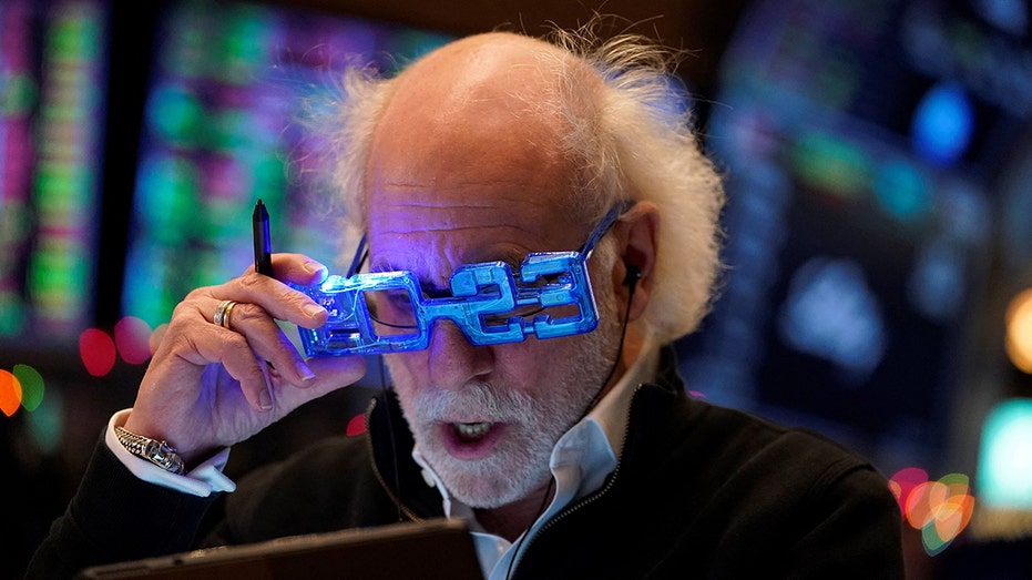 Stock trader rings in 2023