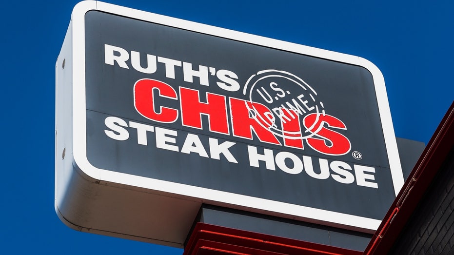 Ruth's Chris Steak House logo