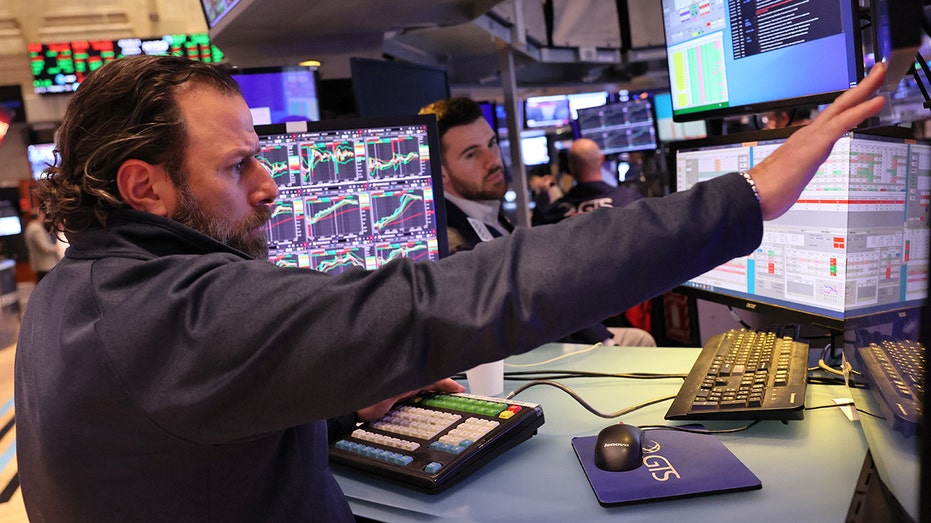 New York Stock Exchange traders