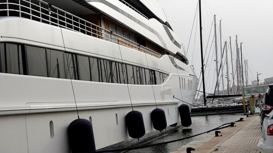 Die Yacht des russischen Oligarchen