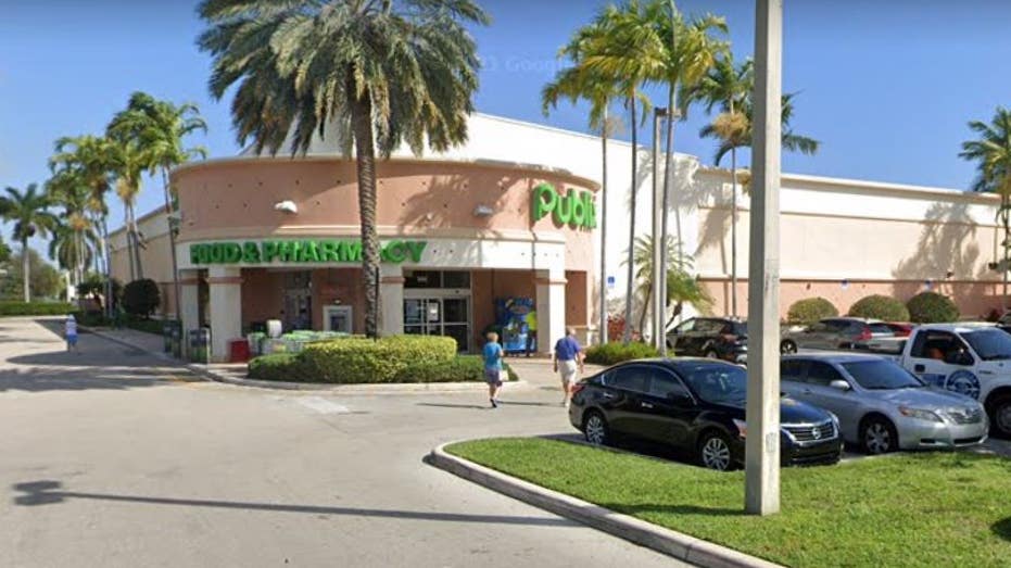 Entrance to Publix supermarket