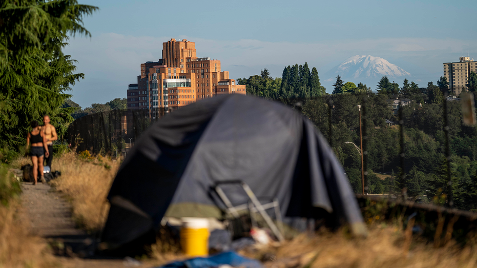 Seattle homeless tent 