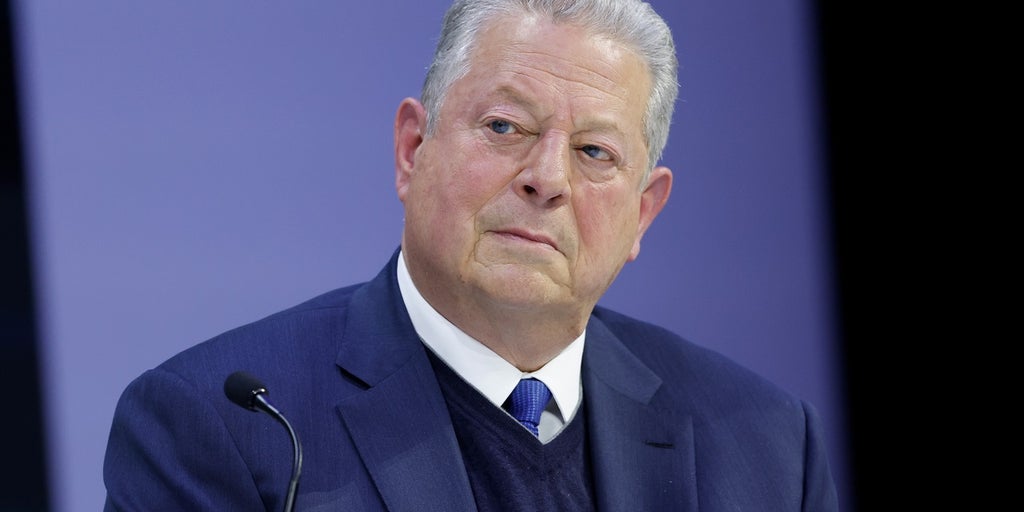 Apple shareholder moves to boot Al Gore from board of directors - Vimarsana News