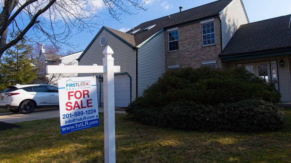 US home prices fell in January for seventh straight month - Fox Business