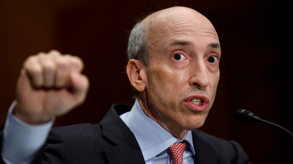 GOP senators eviscerate SEC for 'colossal error' with false Bitcoin ETF post 4 Gary Gensler